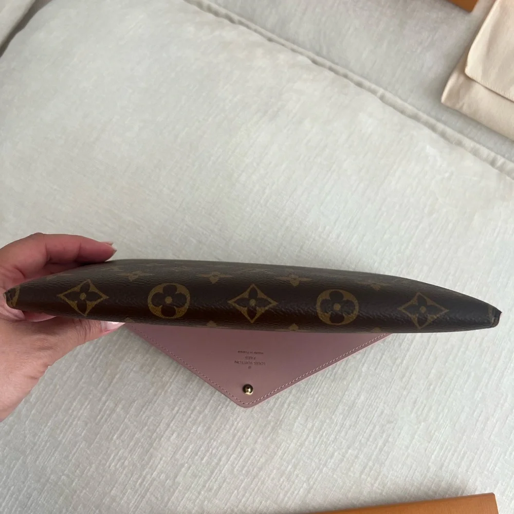 Louis Vuitton clutch soft pink interior - Picture 9 of 10
